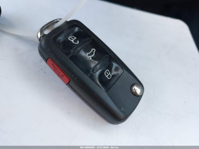 WVGAV7AX8GW608586 Volkswagen TIGUAN S