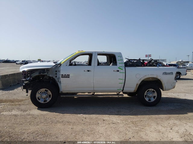 45662611 :رقم المزاد ، 3C6UR5CJ8HG670239 vin ، 2017 Ram 2500 Tradesman  4x4 6'4 Box مزاد بيع