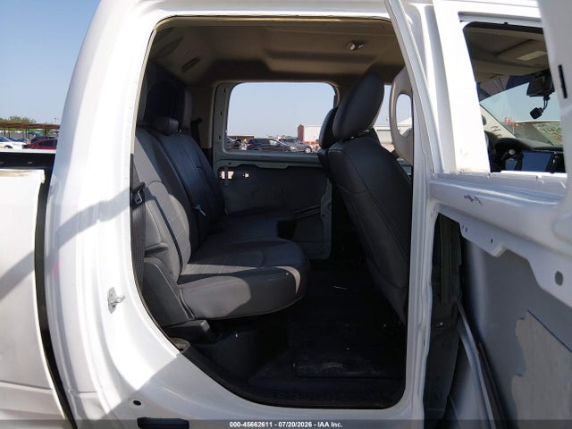 45662611 :رقم المزاد ، 3C6UR5CJ8HG670239 vin ، 2017 Ram 2500 Tradesman  4x4 6'4 Box مزاد بيع