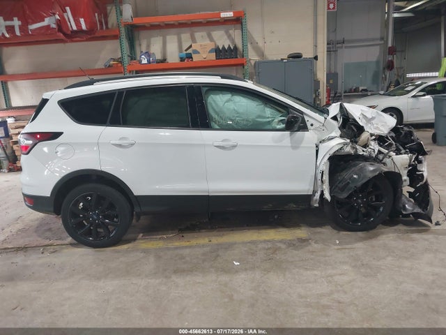 1FMCU9GD8JUA20422 Ford ESCAPE SE
