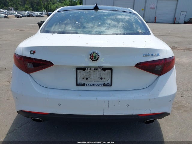 2018 Alfa Romeo Giulia Ti Lusso Awd მანქანა იყიდება აუქციონზე, vin: ZARFAEEN5J7569949, აუქციონის ნომერი: 45662629