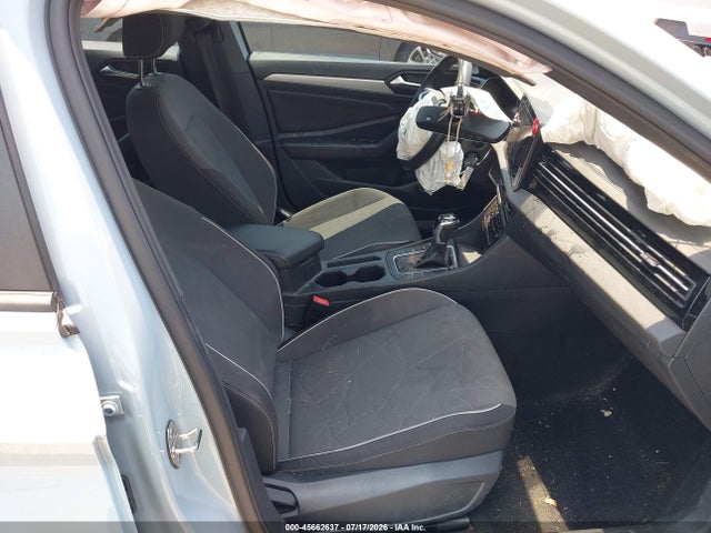 Продаж на аукціоні авто 2025 Volkswagen Jetta 1.5t Sport, vin: 3VWBX7BU9SM062443, номер лоту: 45662637