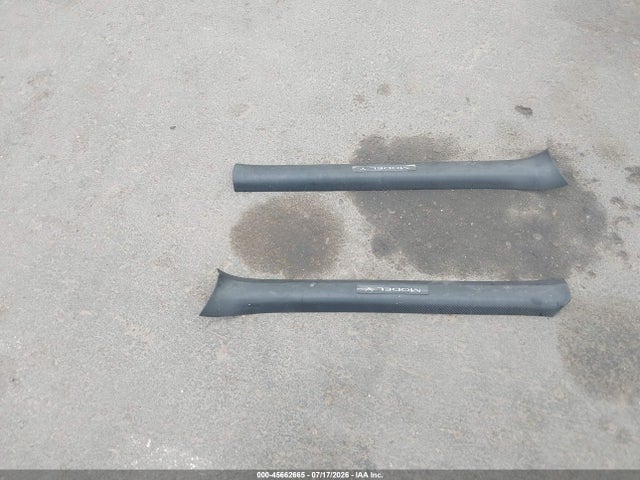 Tesla Model Y Performance Dual Motor All-wheel Drive 2024 7SAYGDEF1RF072362 Image 12