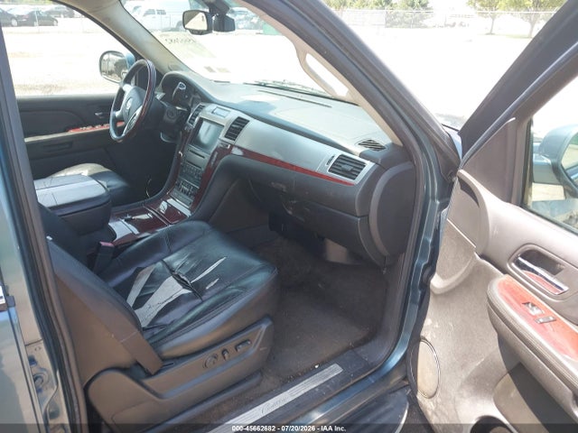 Продаж на аукціоні авто 2008 Cadillac Escalade, vin: 1GYFK638X8R263154, номер лоту: 45662682