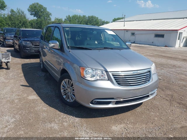 2015 Chrysler Town & Country Touring-l მანქანა იყიდება აუქციონზე, vin: 2C4RC1CGXFR731286, აუქციონის ნომერი: 45662695