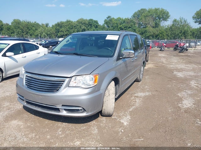Продажа на аукционе авто 2015 Chrysler Town & Country Touring-l, vin: 2C4RC1CGXFR731286, номер лота: 45662695