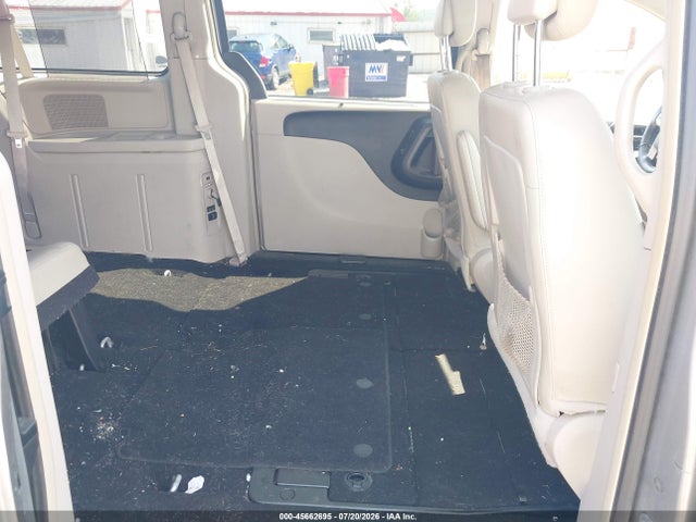 Продажа на аукционе авто 2015 Chrysler Town & Country Touring-l, vin: 2C4RC1CGXFR731286, номер лота: 45662695