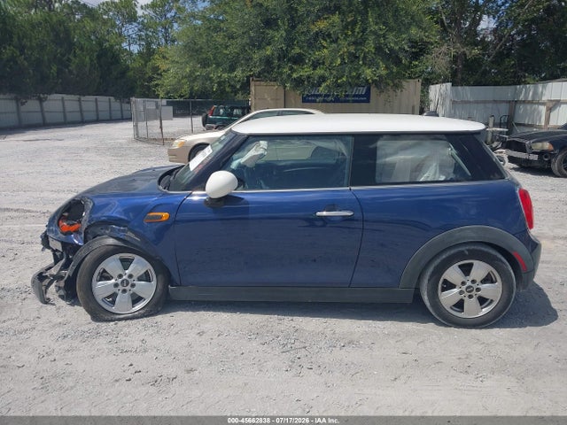 Продажа на аукционе авто 2014 Mini Hardtop Cooper, vin: WMWXM5C5XET935410, номер лота: 45662838