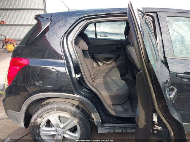 3GNCJKSB7LL173226 Chevrolet Trax Fwd Ls