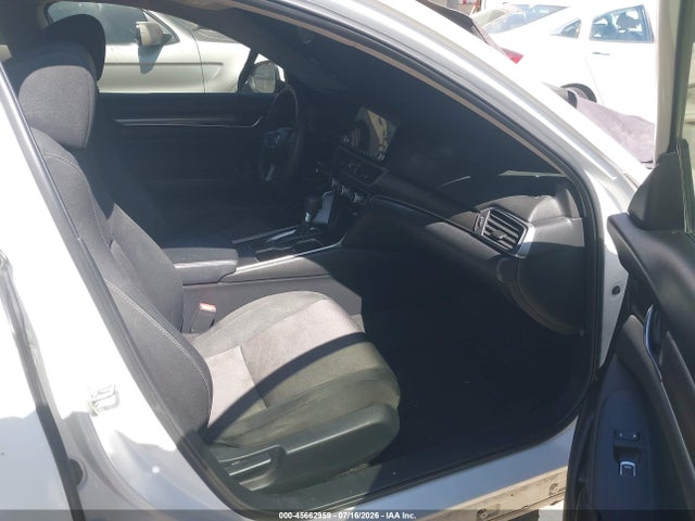 Honda ACCORD LX 2018 1HGCV1F14JA164417 Image 5