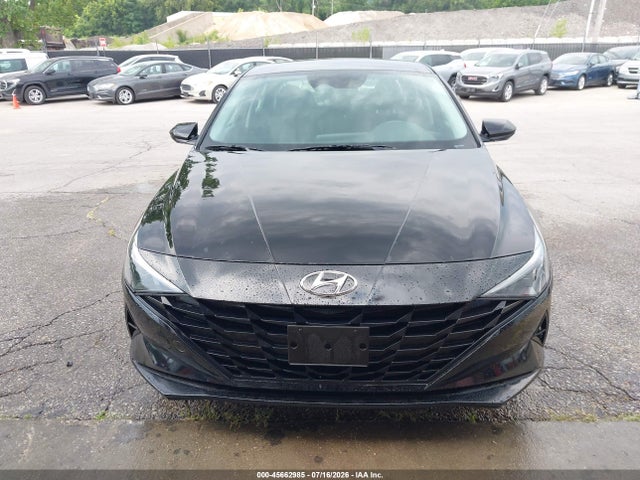 KMHLL4AG9PU544373 Hyundai ELANTRA SE