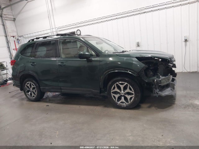 Продаж на аукціоні авто 2023 Subaru Forester Premium, vin: JF2SKAEC4PH495733, номер лоту: 45663037