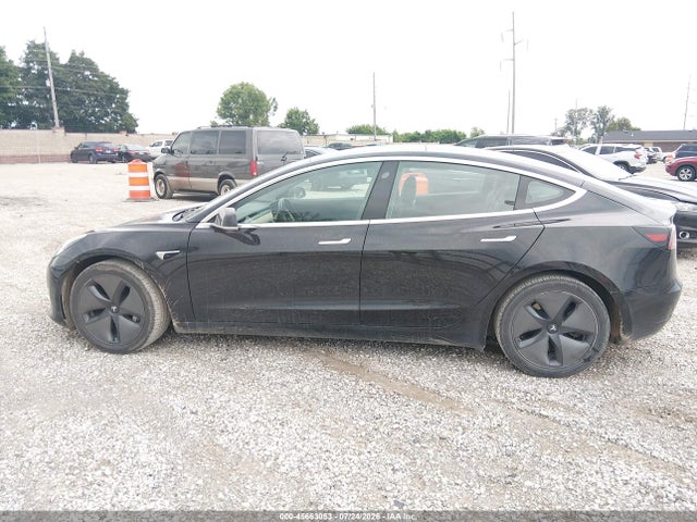 2018 Tesla Model 3 Long Range/performance მანქანა იყიდება აუქციონზე, vin: 5YJ3E1EB1JF070852, აუქციონის ნომერი: 45663053