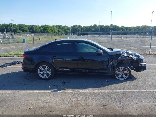 45663105 :رقم المزاد ، WAUDNAF4XJN017232 vin ، 2018 Audi A4 2.0t Premium/2.0t Tech Premium مزاد بيع