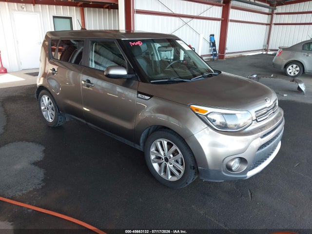 KIA SOUL + 2018 KNDJP3A56J7596445 главное изображение