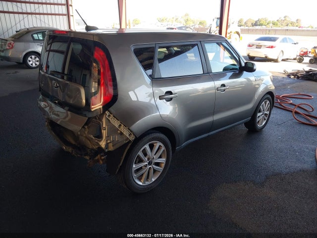 KIA SOUL + 2018 KNDJP3A56J7596445 Image 4