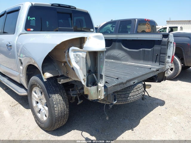 1N6AA1E68HN570831 Nissan TITAN SV