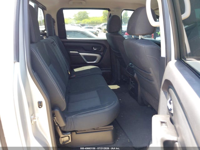 1N6AA1E68HN570831 Nissan TITAN SV