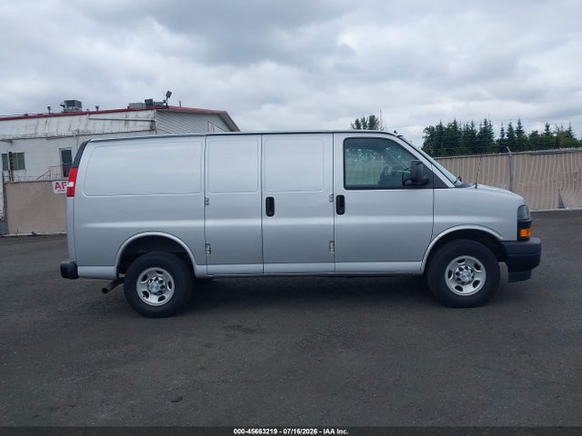 Chevrolet Express 2500 Work Van 2018 1GCWGAFG1J1288848 Image 13