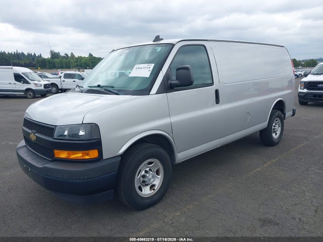 Chevrolet Express 2500 Work Van 2018 1GCWGAFG1J1288848 Image 2
