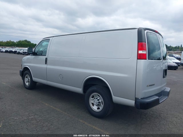Chevrolet Express 2500 Work Van 2018 1GCWGAFG1J1288848 Image 3