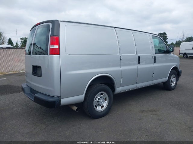 Chevrolet Express 2500 Work Van 2018 1GCWGAFG1J1288848 Image 4