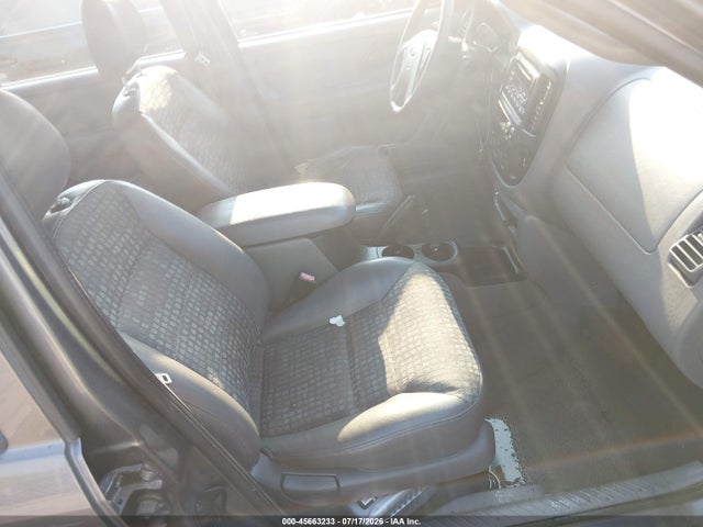 45663233 :رقم المزاد ، 1FMYU01102KC15248 vin ، 2002 Ford Escape Xls مزاد بيع