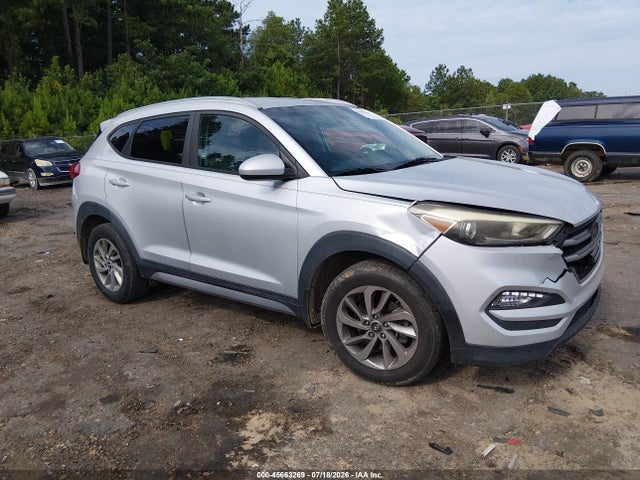45663269 :رقم المزاد ، KM8J33A44HU267477 vin ، 2017 Hyundai Tucson Se مزاد بيع