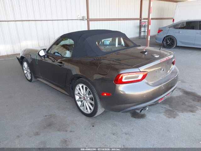 Fiat 124 Spider Lusso 2017 JC1NFAEK5H0110913 Image 3