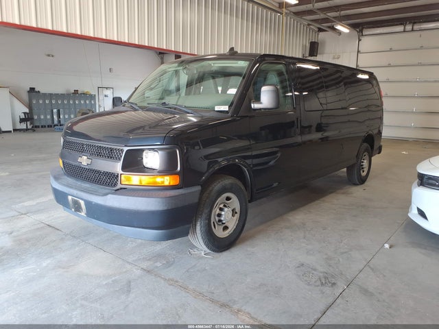 Chevrolet Express 3500 Ls 2017 1GAZGNFG6H1293678 Image 2