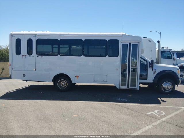 Ford F-550 Chassis Xl 2017 1FDAF5GY6HDA08437 Image 13