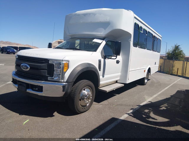 Ford F-550 Chassis Xl 2017 1FDAF5GY6HDA08437 Image 2