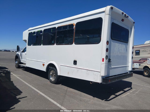 Ford F-550 Chassis Xl 2017 1FDAF5GY6HDA08437 Image 3