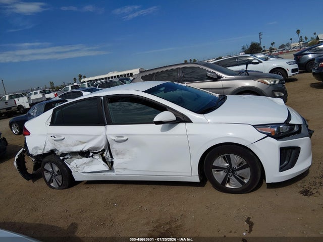 Продаж на аукціоні авто 2022 Hyundai Ioniq Hybrid Blue, vin: KMHC65LC1NU281204, номер лоту: 45663601