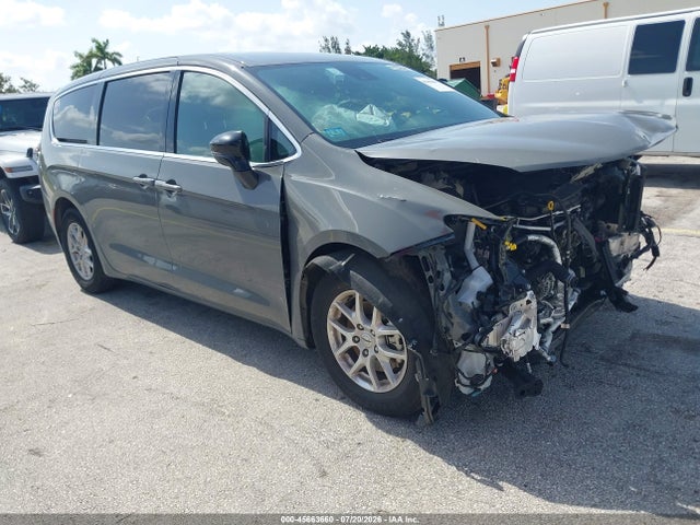 Auction sale of the 2025 Chrysler Pacifica Select, vin: 2C4RC1BG3SR553426, lot number: 45663660