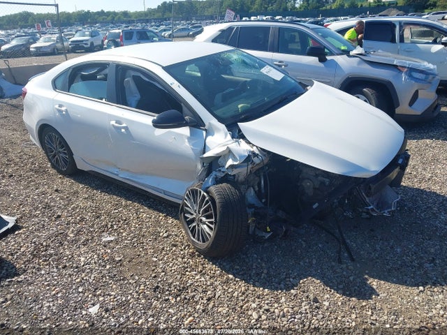 45663673 :رقم المزاد ، 3KPF54AD9PE674282 vin ، 2023 Kia Forte Gt-line مزاد بيع