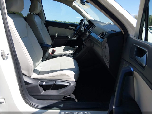 2018 Volkswagen Tiguan 2.0t Se/2.0t Sel მანქანა იყიდება აუქციონზე, vin: 3VV2B7AXXJM190803, აუქციონის ნომერი: 45663714
