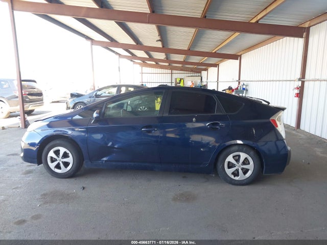 JTDKN3DU0F0478324 Toyota Prius Two