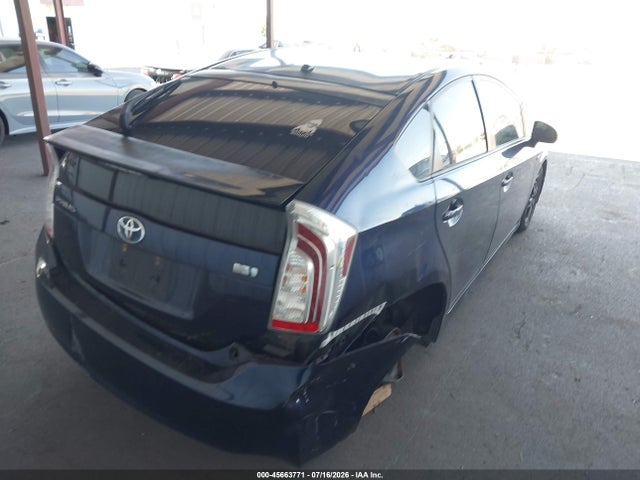 JTDKN3DU0F0478324 Toyota Prius Two