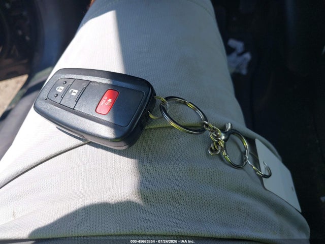JTDL9RFU0L3013884 Toyota Prius Le Awd-e