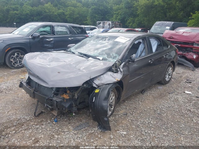 Toyota CAMRY LE 2016 4T4BF1FKXGR569433 Image 2