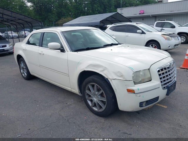 2007 Chrysler 300 Touring მანქანა იყიდება აუქციონზე, vin: 2C3LK53G57H821943, აუქციონის ნომერი: 45663869