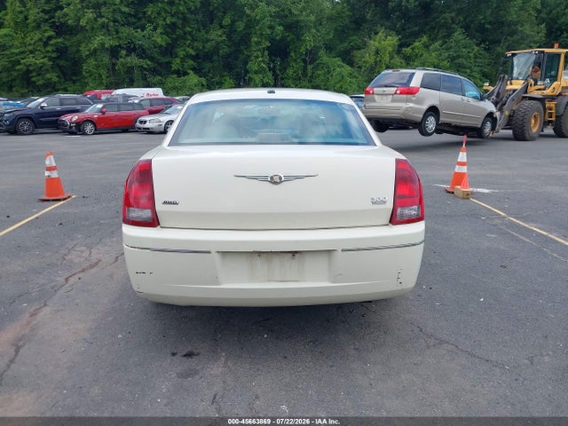 2007 Chrysler 300 Touring მანქანა იყიდება აუქციონზე, vin: 2C3LK53G57H821943, აუქციონის ნომერი: 45663869