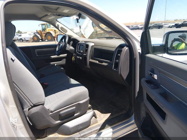 3C6JR7DT4HG535872 RAM 1500 Tradesman 4x4 8&#039; Box
