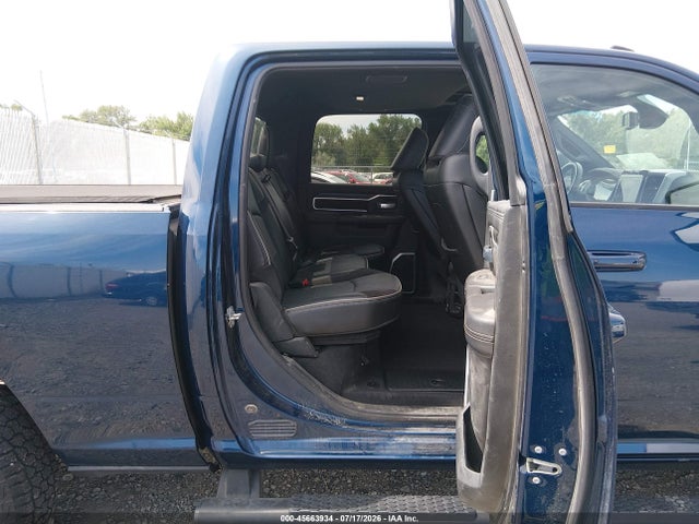 3C6UR5FJ8RG355969 RAM 2500 Laramie 4x4 6&#039;4 Box