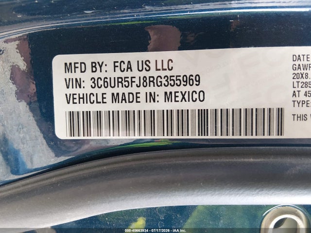3C6UR5FJ8RG355969 RAM 2500 Laramie 4x4 6&#039;4 Box