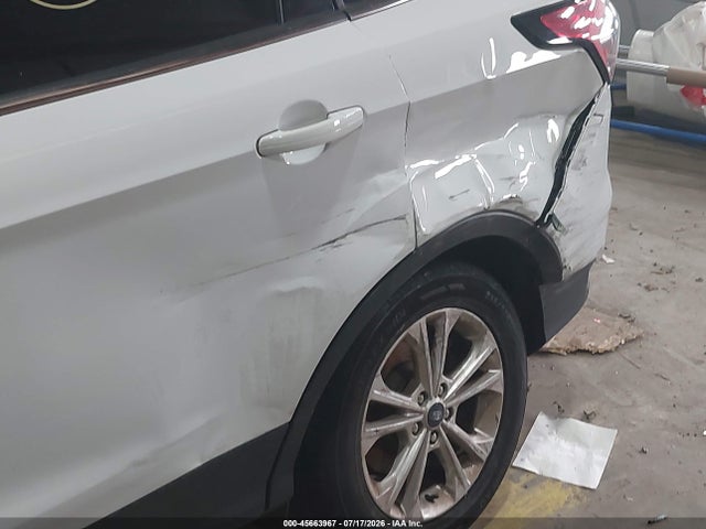 Ford ESCAPE SE 2018 1FMCU9GD9JUD19594 Image 6