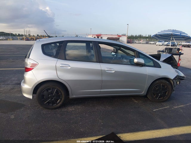 2013 Honda Fit მანქანა იყიდება აუქციონზე, vin: JHMGE8H36DC057898, აუქციონის ნომერი: 45663972