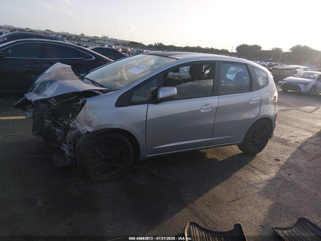 45663972 :رقم المزاد ، JHMGE8H36DC057898 vin ، 2013 Honda Fit مزاد بيع