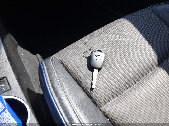 Продажа на аукционе авто 2017 Toyota Corolla Se, vin: 5YFBURHE1HP625090, номер лота: 45664075